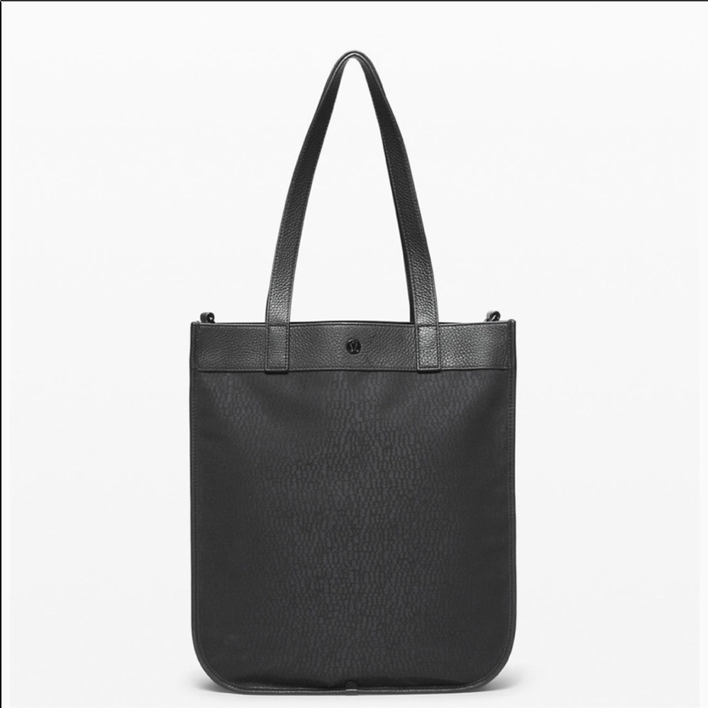 Lululemon Now and Always 15L tote. NEW WITH TAGS.
